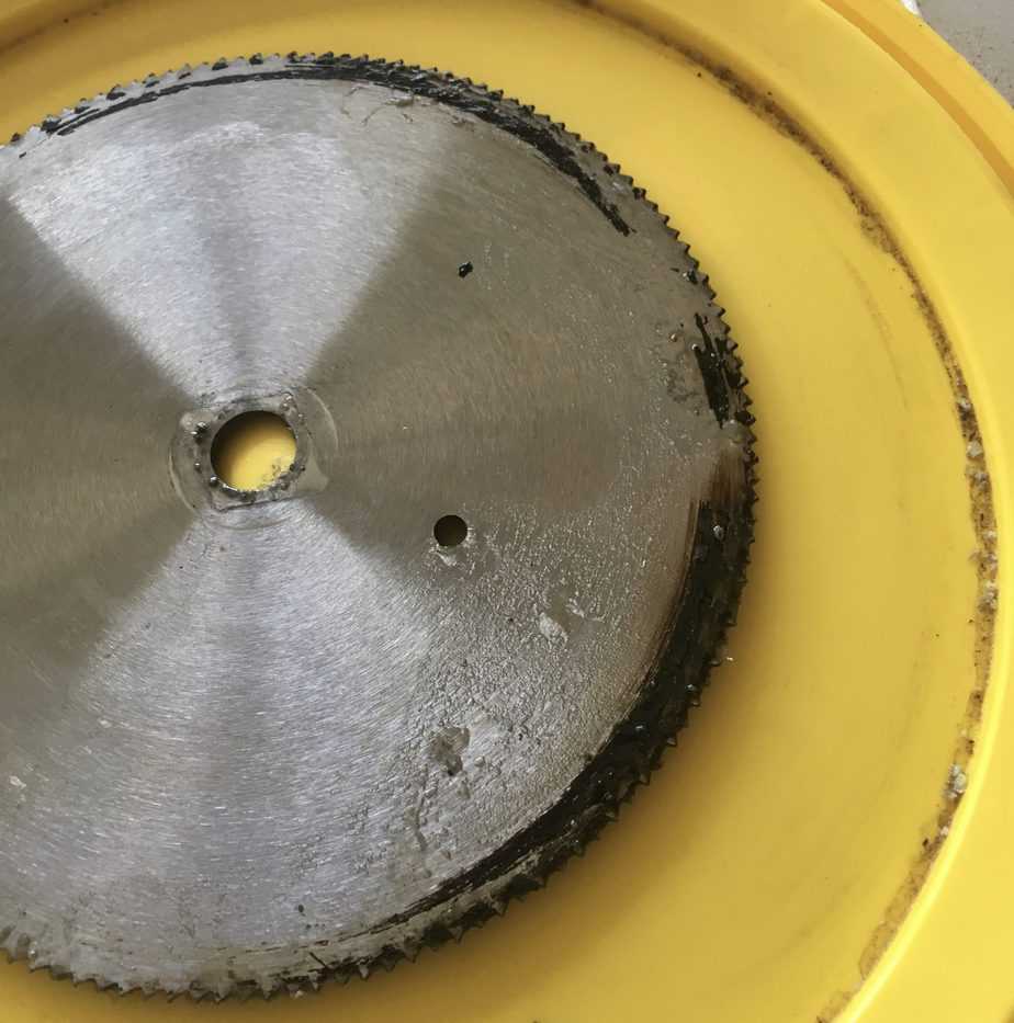 How to Clean a Circular Saw or Miter Saw Blade Industry DIY