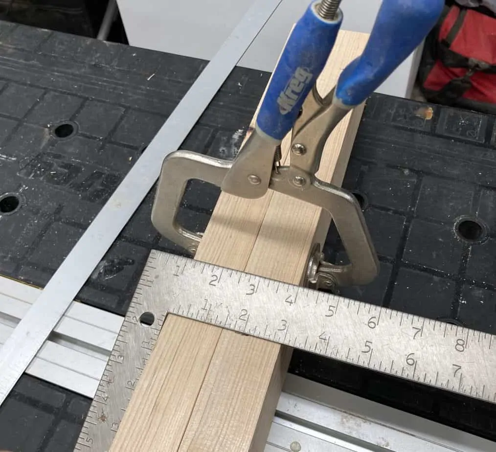 Clamp to mark lines