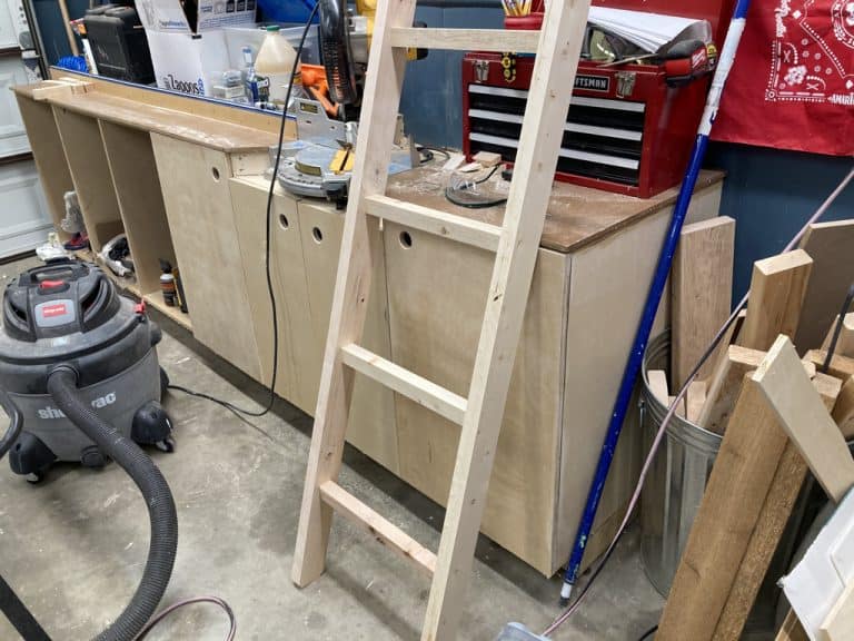 DIY Blanket Ladder 2x4 - Easy Project - Industry DIY